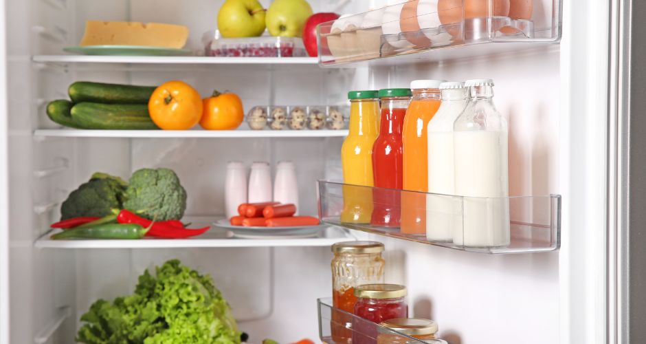 7 Hacks To Keep Your Fridge Clean And Organized