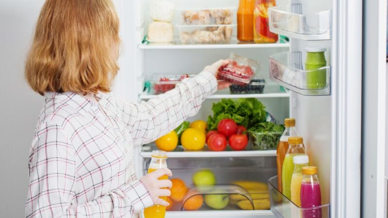 7 Hacks To Keep Your Fridge Clean And Organized