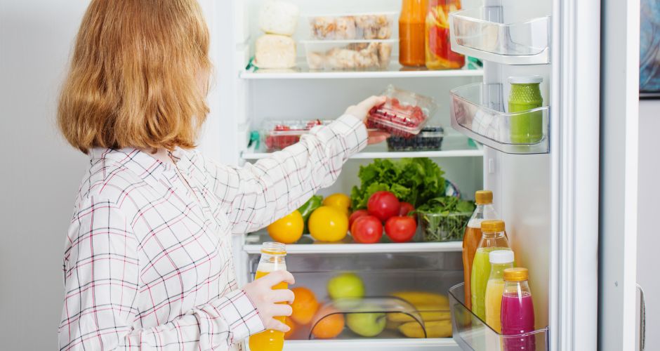 7 Hacks To Keep Your Fridge Clean And Organized