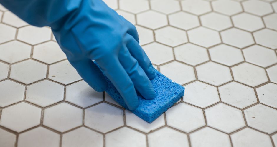 High-Pressure Cleaning vs. Traditional Cleaning Methods