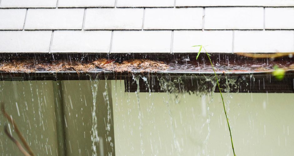 How to Prevent Gutter Clogs Before the Rainy Season