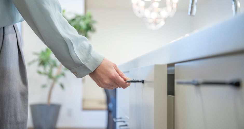 Are Pull-Out Drawers for Cabinets Worth It?
